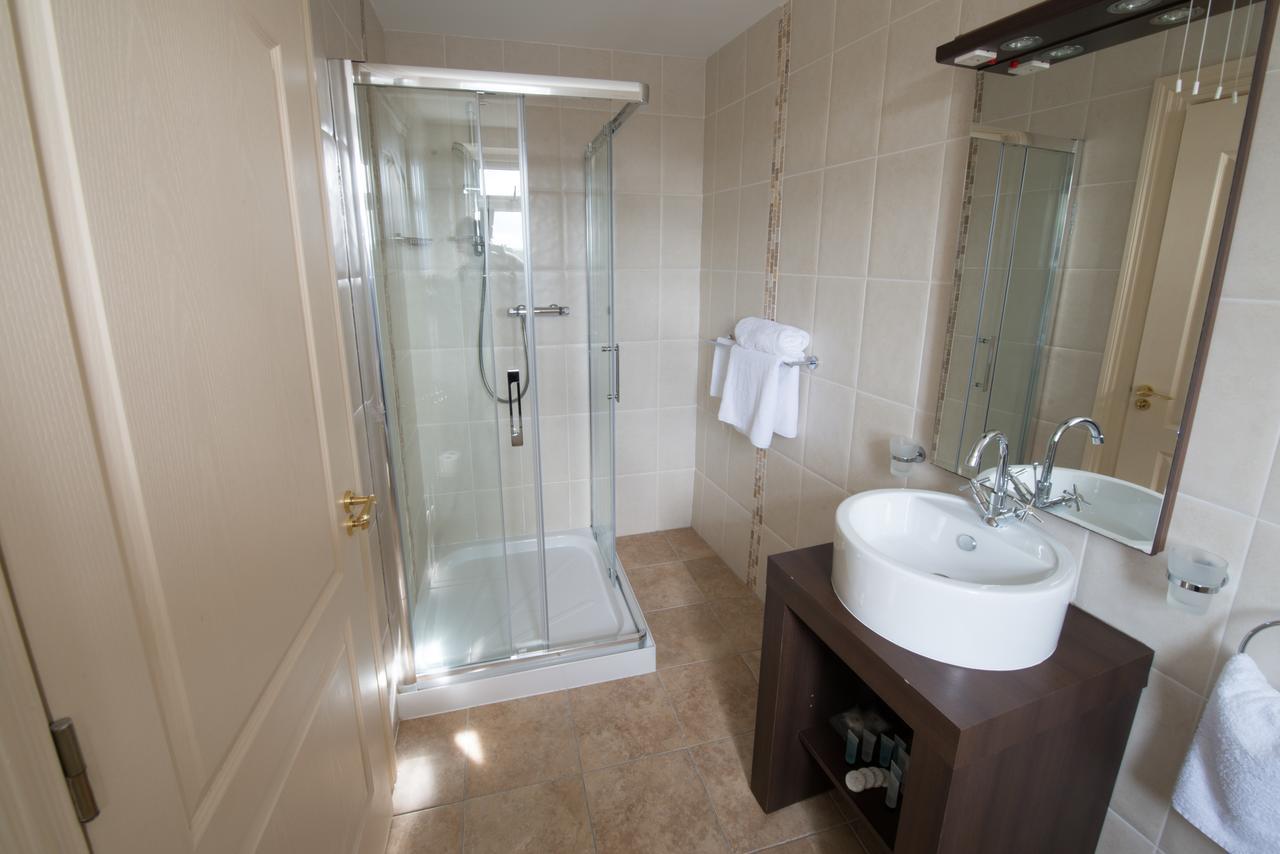 Connemara Lake Hotel Oughterard Dış mekan fotoğraf